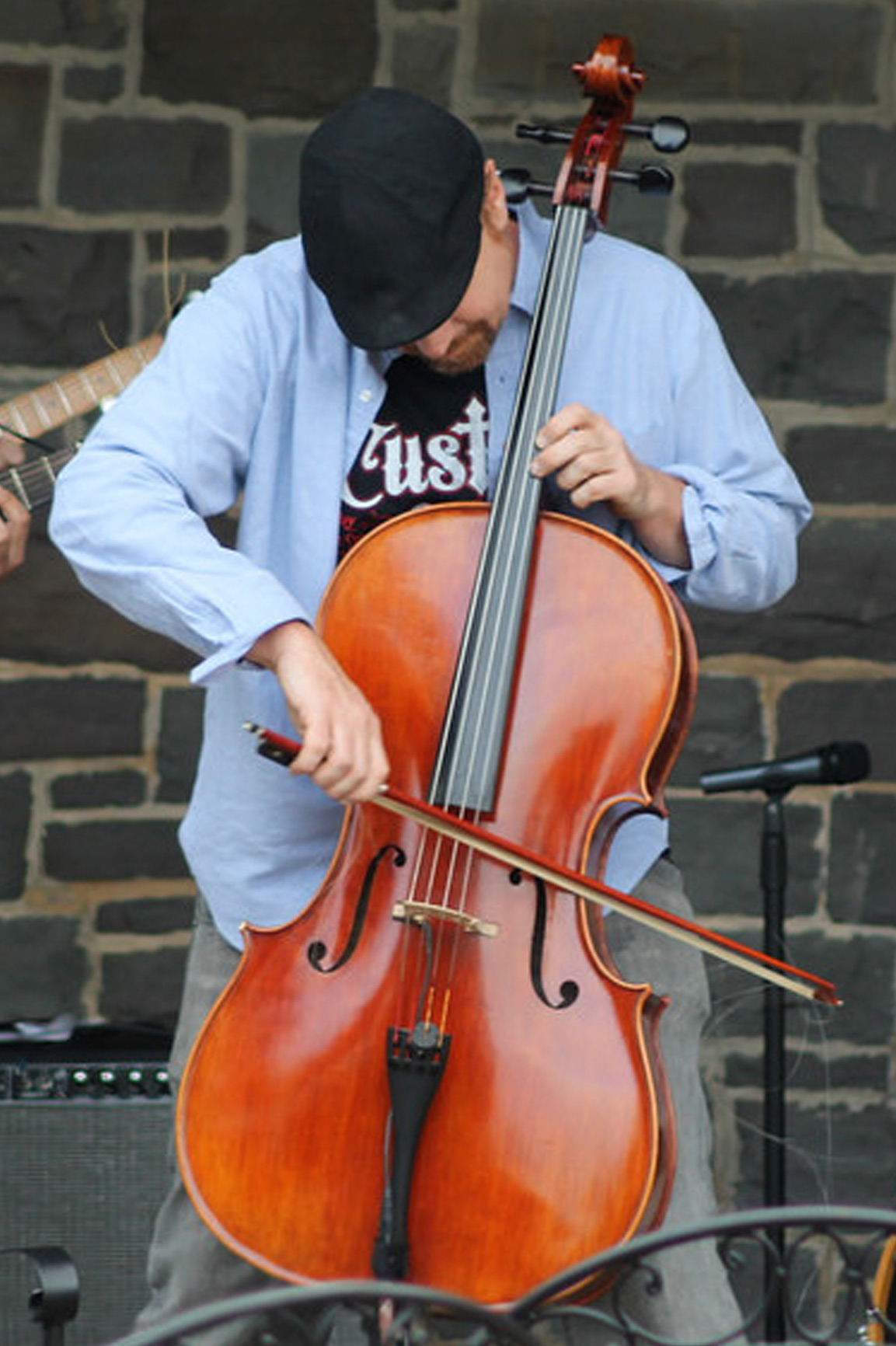 Cellist Dr. Dave Eggar